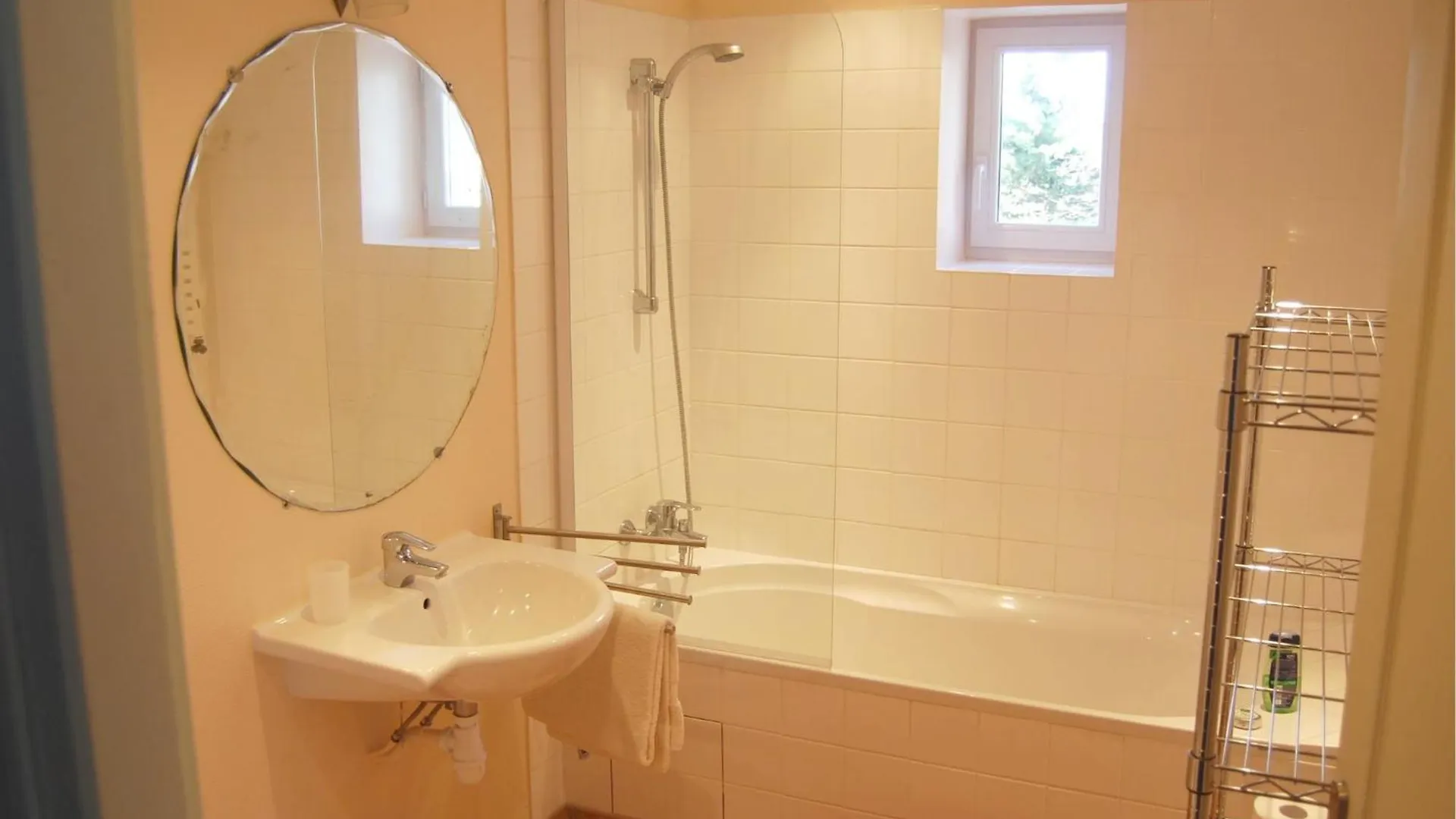 Holiday home Lovely Cottage In Valr As With Swimming Pool Valreas